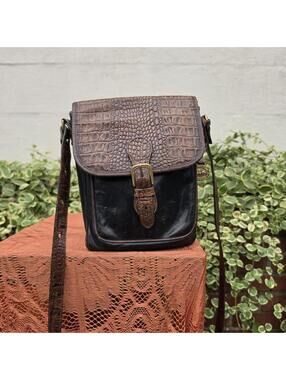 Vintage Brahmin tuscan crossbody bag